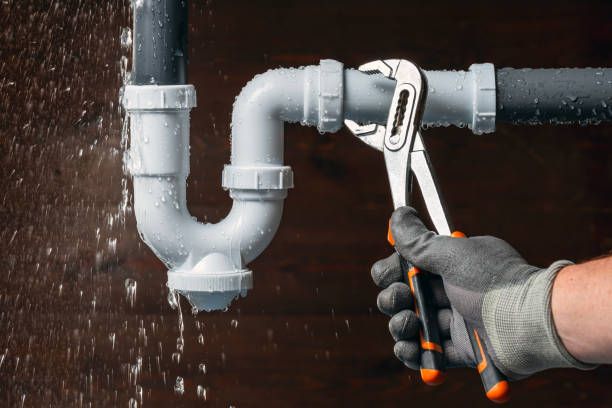 Professional Leak Detection technician working in Apple Springs, TX